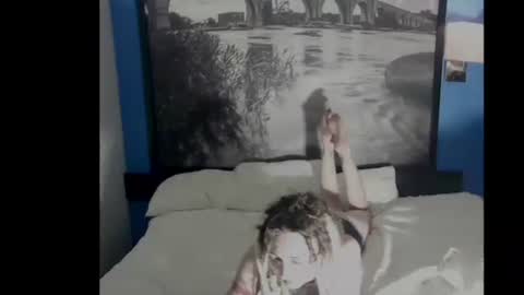 Fae online show from 09-29-25, 04:28