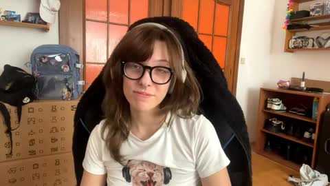 Loly online show from 04-19-26, 11:42