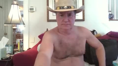 Snapshot of fairmount31 chatting on 12-15-25, 02:21 fairmount31 online show from 12-15-25, 02:21