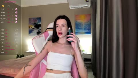 Snapshot of fairy_bloomix chatting on 01-08-25, 05:48 Bloom  online show from 01-08-25, 05:48