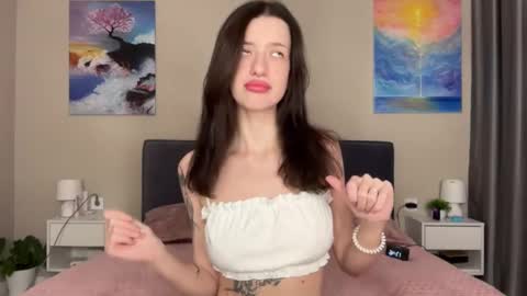 Snapshot of fairy_bloomix chatting on 02-10-25, 01:44 Bloom  online show from 02-10-25, 01:44