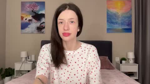 Snapshot of fairy_bloomix chatting on 02-18-25, 10:49 Bloom  online show from 02-18-25, 10:49