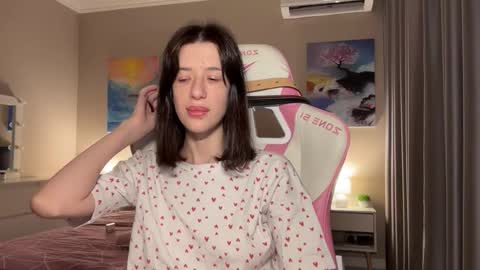 Snapshot of fairy_bloomix chatting on 10-31-25, 03:24 Bloom  online show from 10-31-25, 03:24