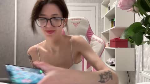 Bloom  online show from 12-16-25, 03:39