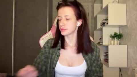 Bloom  online show from 02-15-26, 04:47