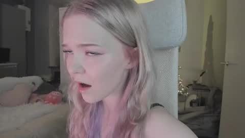 fairy_casey online show from 02-14-25, 08:05