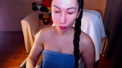 Elli  online show from 09-24-25, 04:54