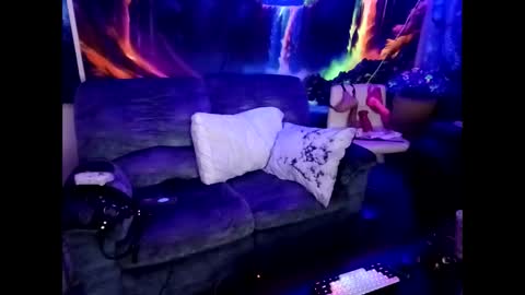 fairy_moan online show from 11-19-25, 02:00