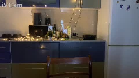 Arisha online show from 12-18-24, 04:17