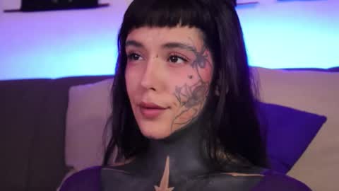 Snapshot of fairyflexxx chatting on 11-12-25, 12:22 Fairy online show from 11-12-25, 12:22