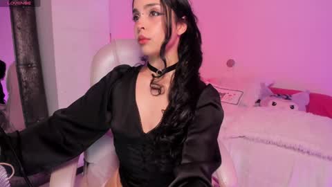 Sara  REMEMBER TO LEAVE A THUMB UP online show from 12-27-24, 03:09