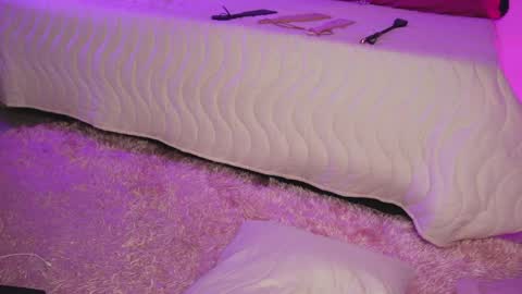 Sara  REMEMBER TO LEAVE A THUMB UP online show from 04-14-26, 04:29