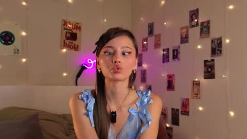 Snapshot of falinecrosthwaite chatting on 09-12-25, 07:36 Kaori online show from 09-12-25, 07:36