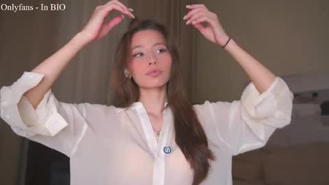 Snapshot of falinecrosthwaite chatting on 05-03-26, 07:20 Kaori online show from 05-03-26, 07:20