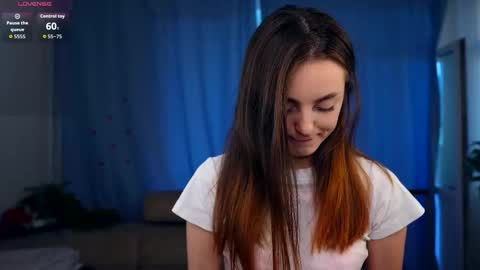 Snapshot of falineellson chatting on 09-10-25, 07:19 Erika online show from 09-10-25, 07:19