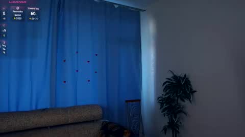 Snapshot of falineellson chatting on 09-23-25, 07:33 Erika online show from 09-23-25, 07:33