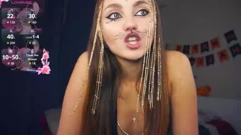 Snapshot of falineellson chatting on 10-31-25, 05:41 Erika online show from 10-31-25, 05:41