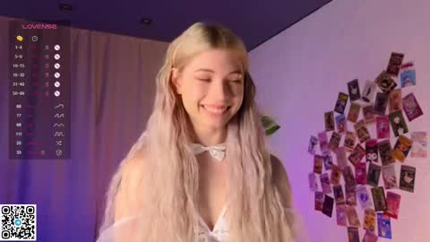 Emilia online show from 02-21-25, 04:18