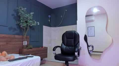 Megan    630  1330 -5 online show from 09-13-25, 12:27