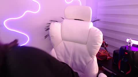 Snapshot of fallenag__ chatting on 09-18-25, 04:58 OF fallenag 1 online show from 09-18-25, 04:58