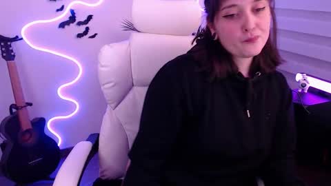 Snapshot of fallenag__ chatting on 10-18-25, 11:05 OF fallenag 1 online show from 10-18-25, 11:05