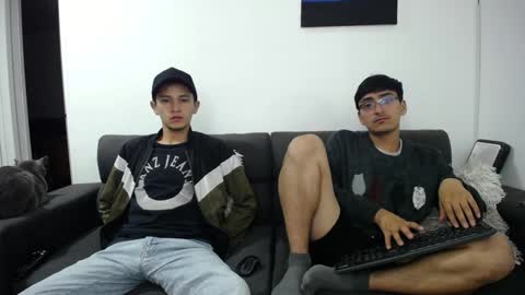 Snapshot of fallgays chatting on 01-09-25, 02:54 FallGays online show from 01-09-25, 02:54