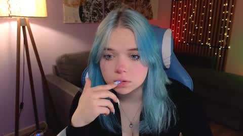 Snapshot of fancybella chatting on 10-15-25, 02:06 Bella online show from 10-15-25, 02:06