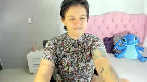 Snapshot of fanny_18 chatting on 09-10-25, 03:17 FANNY online show from 09-10-25, 03:17