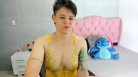 Snapshot of fanny_18 chatting on 09-19-25, 04:14 FANNY online show from 09-19-25, 04:14