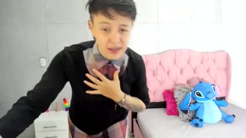 Snapshot of fanny_18 chatting on 09-20-25, 02:01 FANNY online show from 09-20-25, 02:01