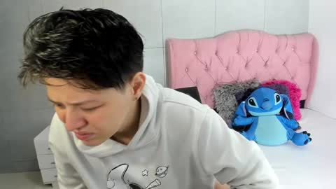 Snapshot of fanny_18 chatting on 09-27-25, 01:54 FANNY online show from 09-27-25, 01:54