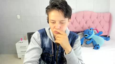 Snapshot of fanny_18 chatting on 10-10-25, 04:11 FANNY online show from 10-10-25, 04:11