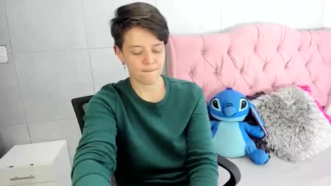 Snapshot of fanny_18 chatting on 10-24-25, 03:41 FANNY online show from 10-24-25, 03:41