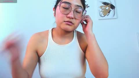 Snapshot of fantastic_asians2 chatting on 09-27-25, 04:45 Ale online show from 09-27-25, 04:45