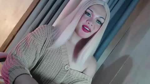 DANIELLA - DONT FORGET TO GIVE ME A THUMBSU UP online show from 03-08-26, 10:52