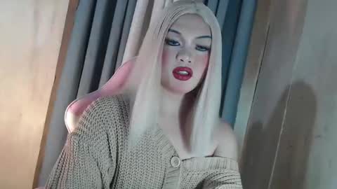 DANIELLA - DONT FORGET TO GIVE ME A THUMBSU UP online show from 04-08-26, 11:21