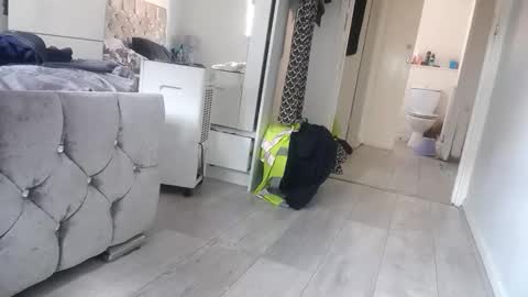 fantasticdeee online show from 04-18-26, 05:39