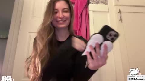 Snapshot of fantasyella chatting on 01-09-26, 01:19 Ella online show from 01-09-26, 01:19