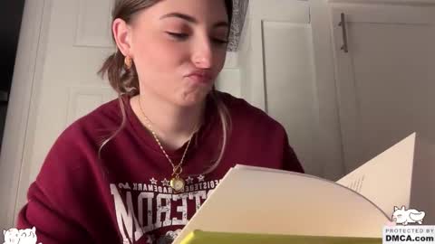 Snapshot of fantasyella chatting on 02-20-26, 06:19 Ella online show from 02-20-26, 06:19