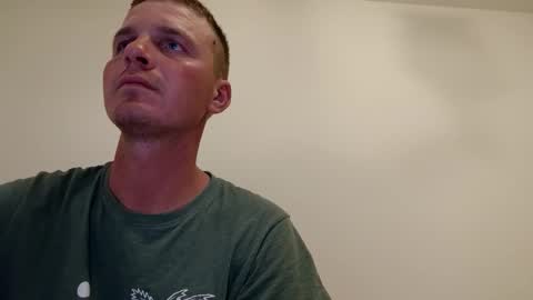 Snapshot of farafonoff chatting on 10-18-25, 05:35 farafonoff online show from 10-18-25, 05:35