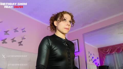 Snapshot of farahh_magdaly chatting on 01-21-25, 12:07 Farah online show from 01-21-25, 12:07