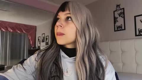 Snapshot of farahh_magdaly chatting on 09-09-25, 12:05 Farah online show from 09-09-25, 12:05