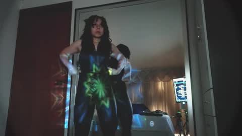 Snapshot of farahh_magdaly chatting on 10-10-25, 12:15 Farah online show from 10-10-25, 12:15