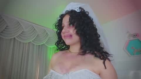 Snapshot of farahh_magdaly chatting on 10-31-25, 12:06 Farah online show from 10-31-25, 12:06