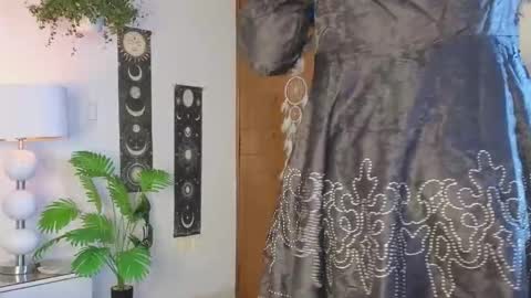 Snapshot of farahh_magdaly chatting on 12-04-25, 12:03 Farah online show from 12-04-25, 12:03