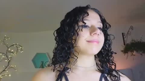 Snapshot of farahh_magdaly chatting on 12-05-25, 12:03 Farah online show from 12-05-25, 12:03