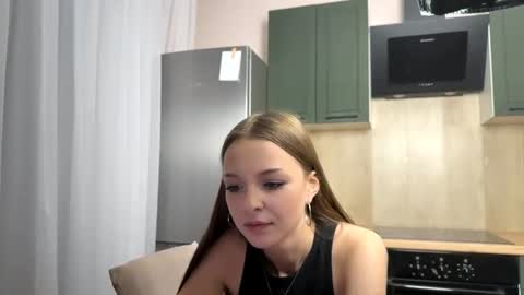 Anna Scovich online show from 10-08-25, 04:48