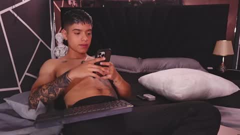 Snapshot of farid_jake_ chatting on 01-06-25, 08:39 farid_jake_ online show from 01-06-25, 08:39