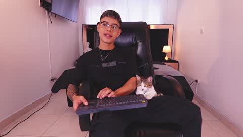 Snapshot of farid_jake_ chatting on 01-25-25, 09:46 farid_jake_ online show from 01-25-25, 09:46