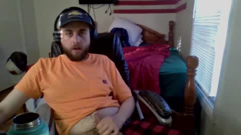 Snapshot of farmboy2398 chatting on 02-07-25, 08:31 farmboy2398 online show from 02-07-25, 08:31